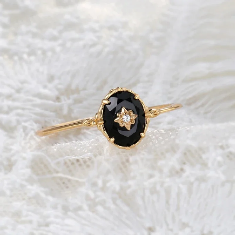 Classic Engagement Rings-Vintage Black Agate Crystal Ring